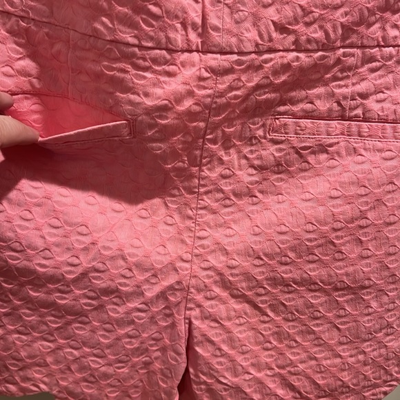 Scallop edge texture fabric short shorts in Barbie tone Pink - Picture 4 of 7
